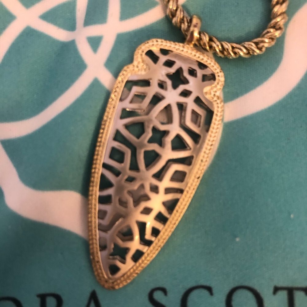 Kendra Scott Necklace